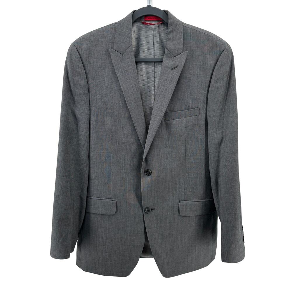 Classic Men’s Gray Two-Button Blazer